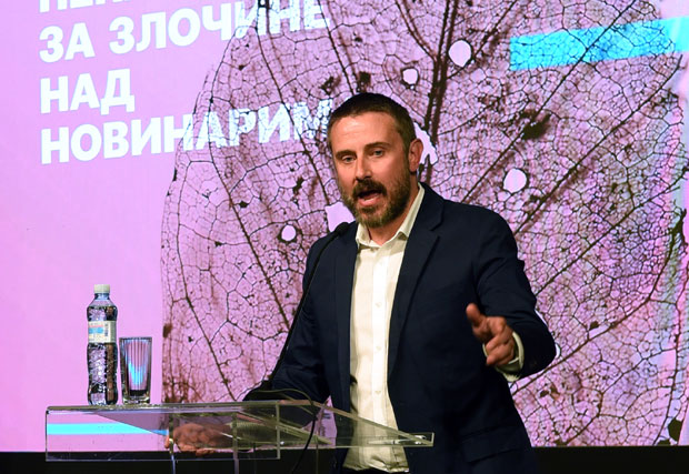 ЏЕРЕМИ СКЕЈХИЛ ЗА “НОВОСТИ”: Још сањам убијене на пијаци у Нишу